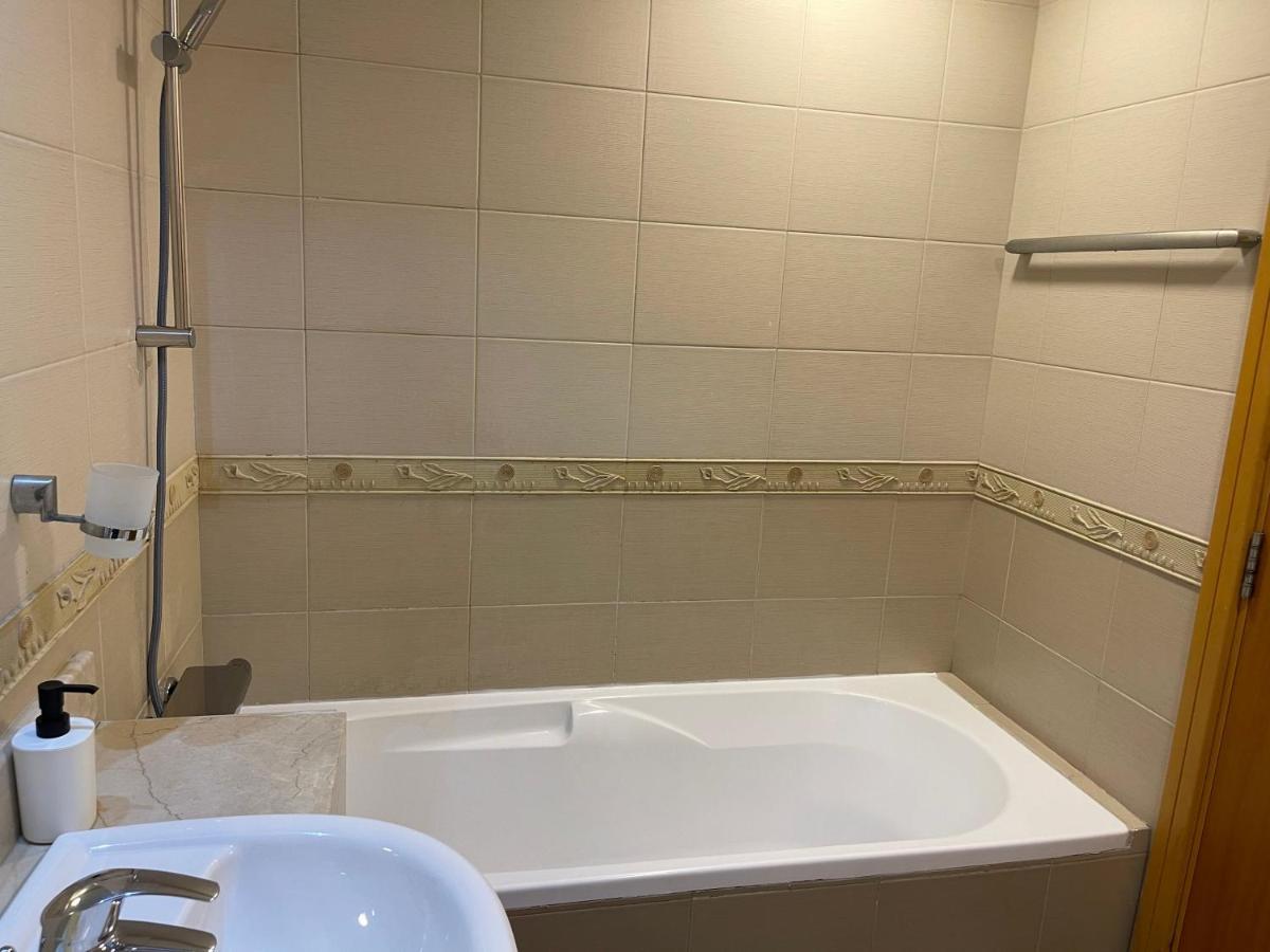Metro Premium Location Spacious 2 Bedroom Apartment Right Next To The Metro Dubai Eksteriør bilde